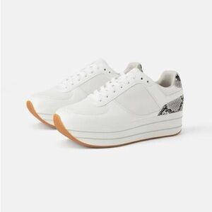 Zara Women Animal Print Platform Sneaker | Size: 10.5 | Color: White, Snakeskin